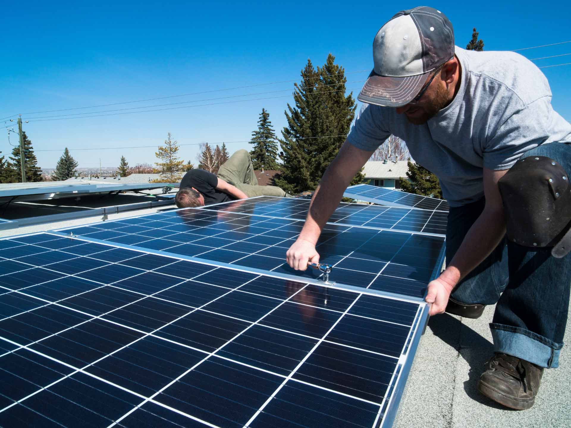 Use a licensed builder for solar installations 